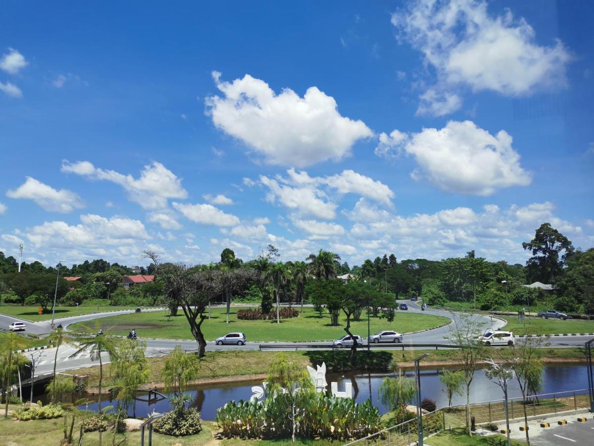 Otel Hotel Sibu Exterior photo